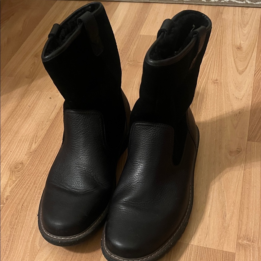Abeo Black Leather and suede upper pull on Boots size 11